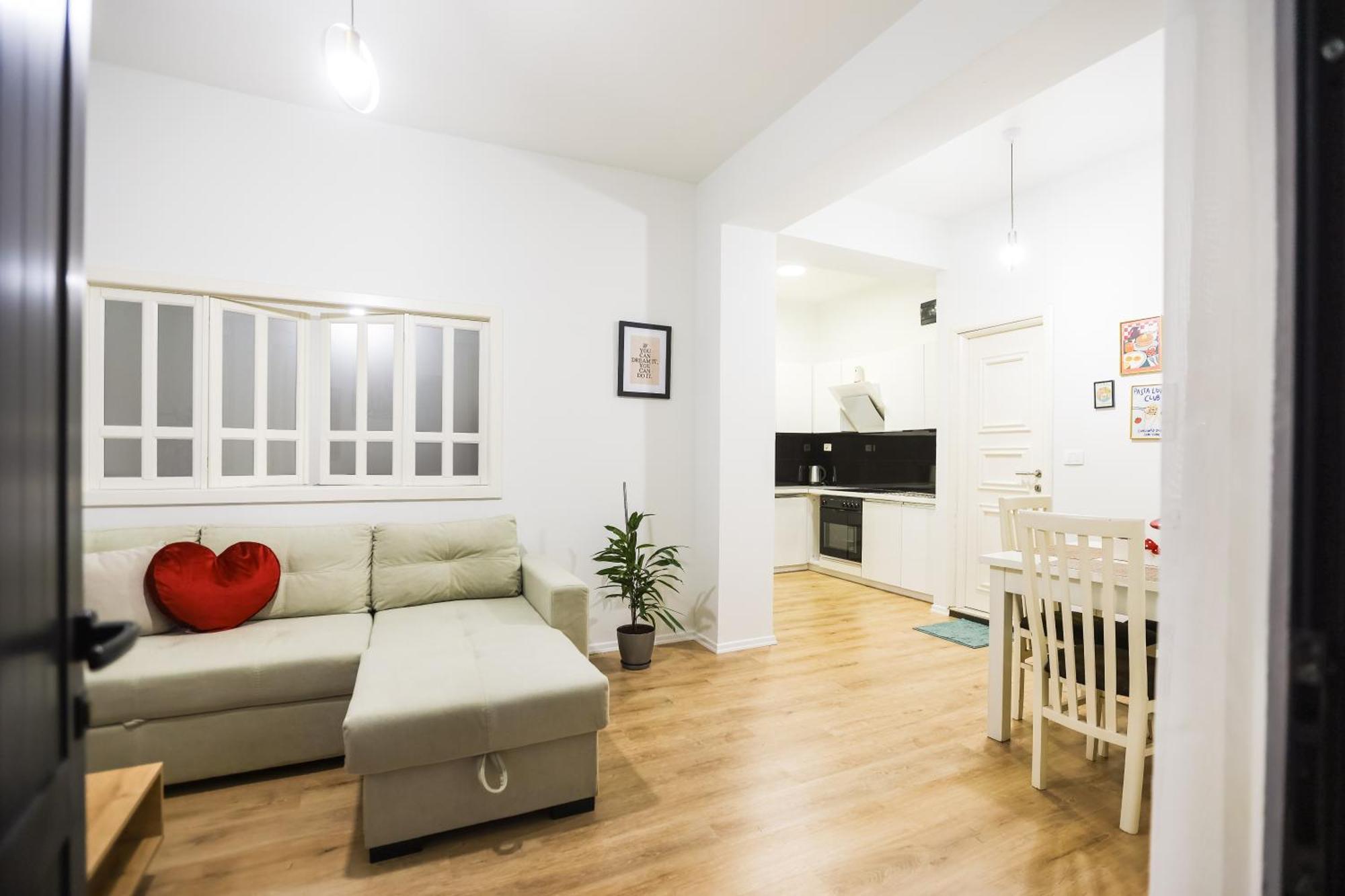 At Bazaar Central Apartment Tirana Exterior photo