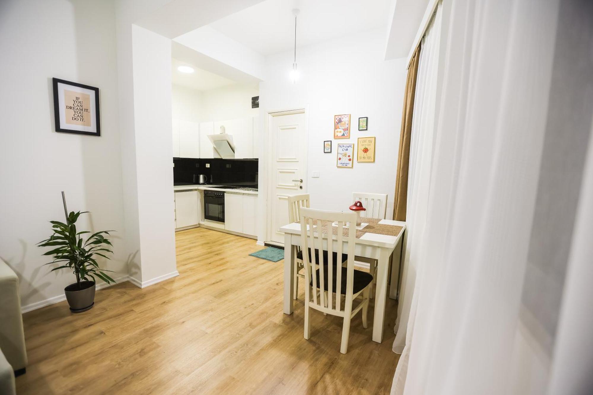 At Bazaar Central Apartment Tirana Exterior photo