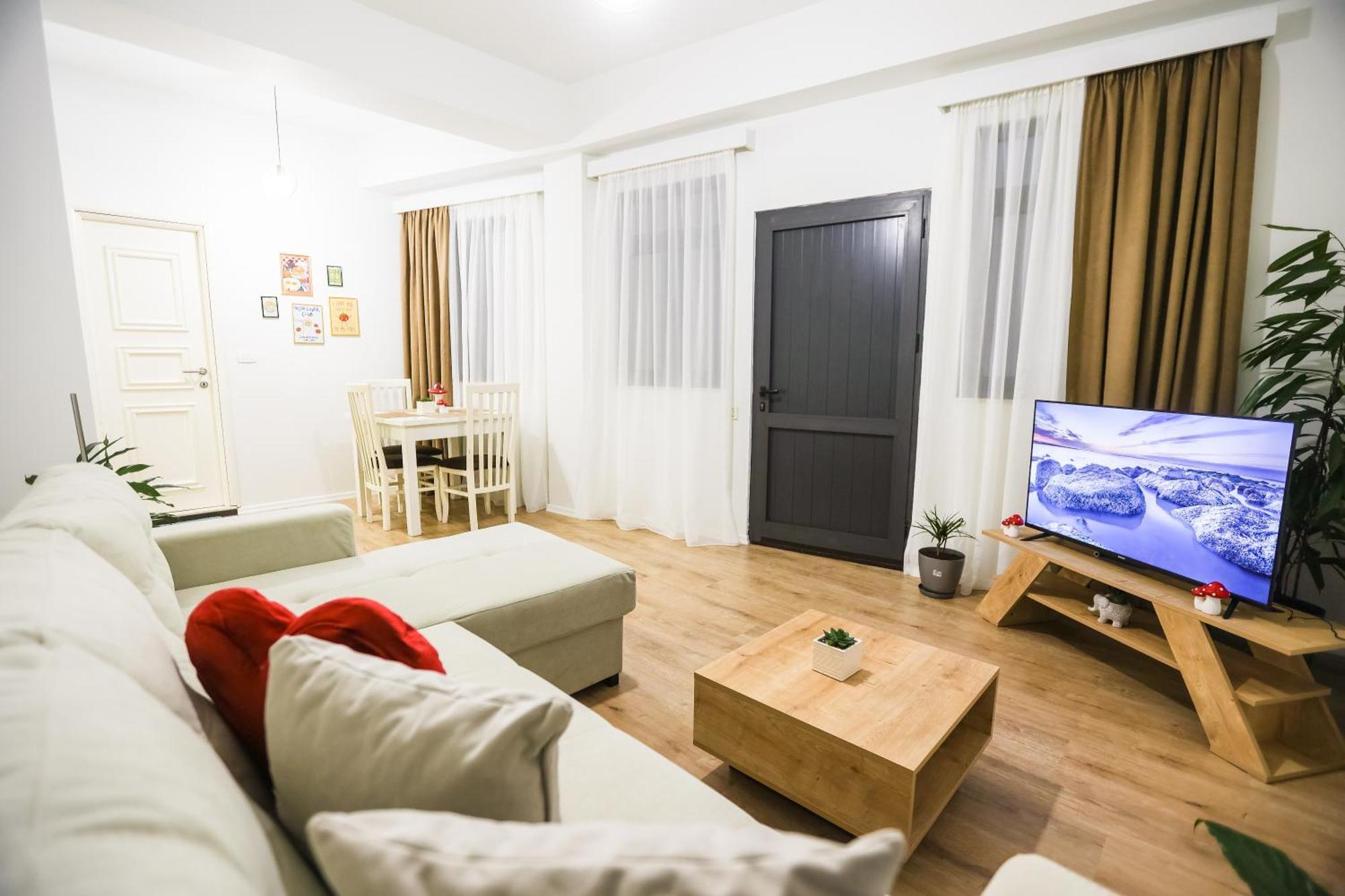 At Bazaar Central Apartment Tirana Exterior photo