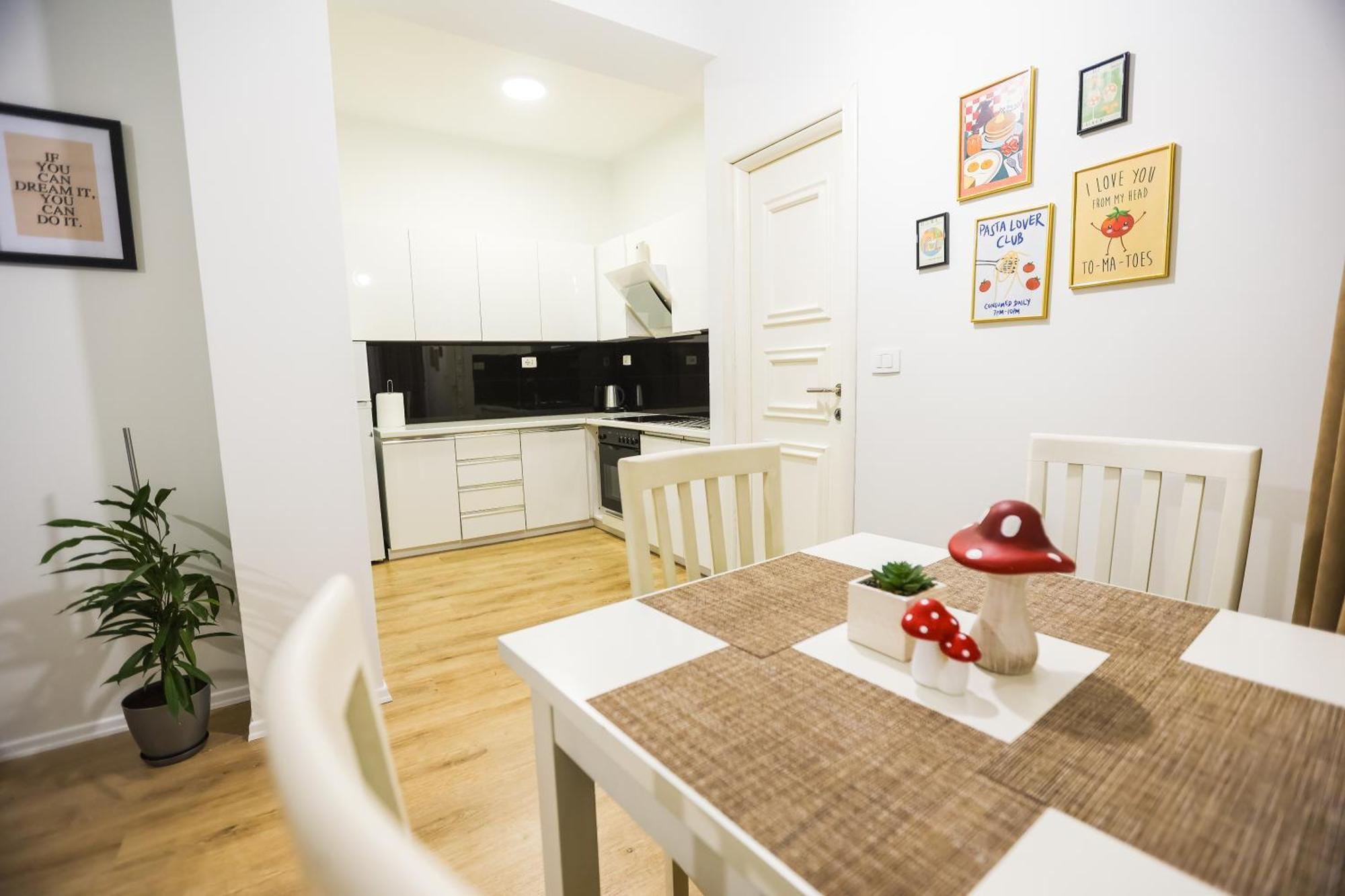 At Bazaar Central Apartment Tirana Exterior photo